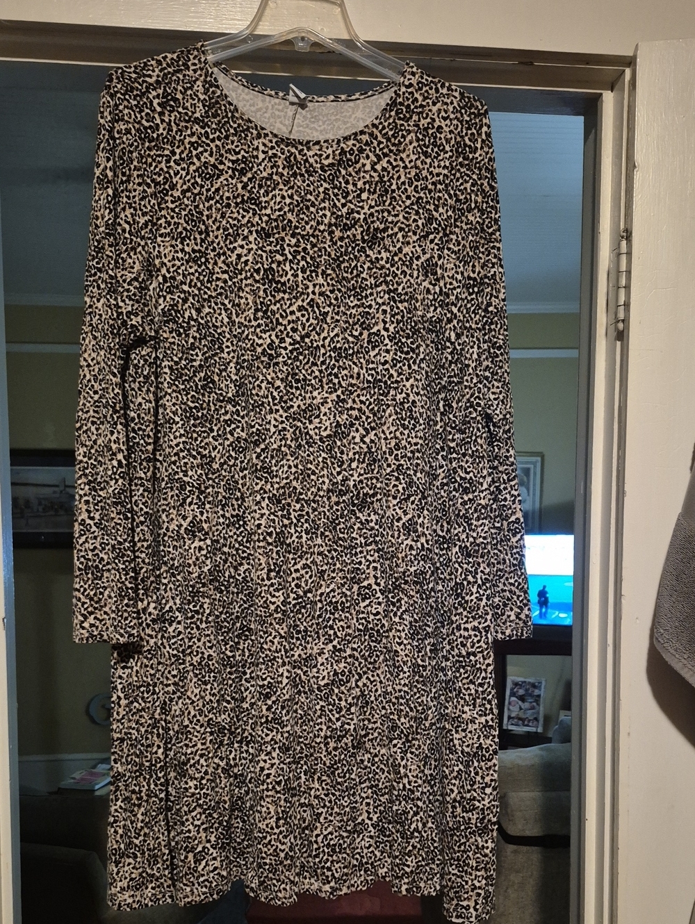 Old Navy Black and Cream Leopard-Print Long Sleeve Dress